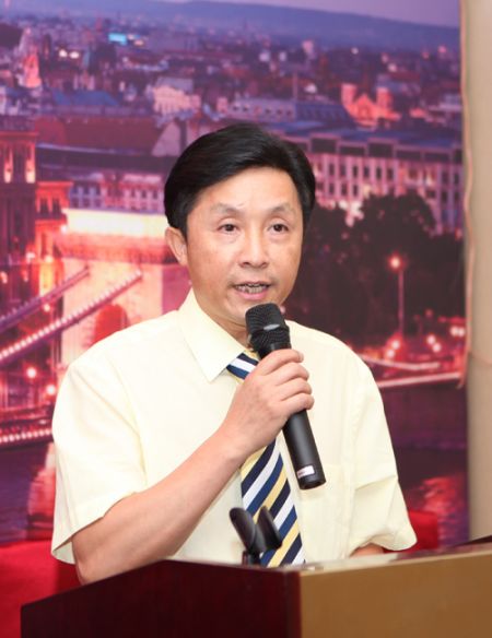 欧洲匈牙利中华总商会秘书长刘秋泉致辞