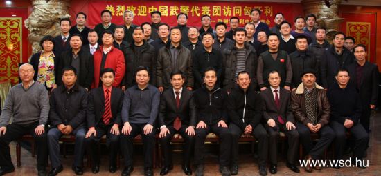 代表团全体成员与欧洲匈牙利中华总商会成员以及到场嘉宾合影留念