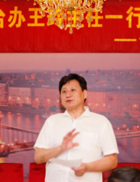 福建同乡会会长陈雷致辞