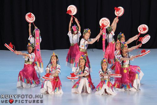 集体舞（欢腾）