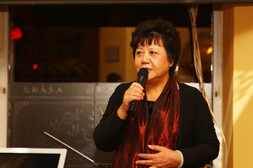 匈牙利妇女联合会会长王少媚女士讲话