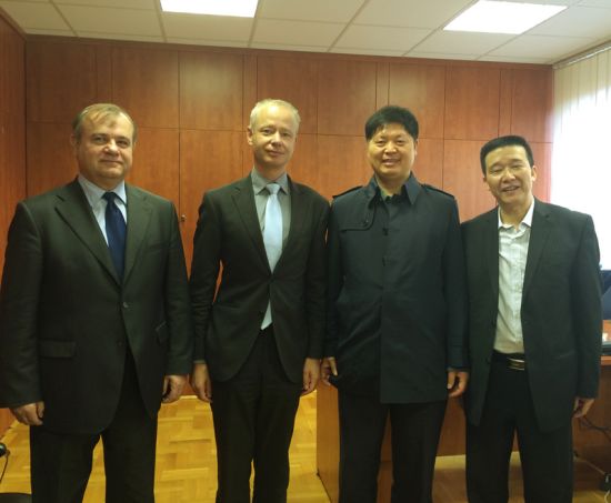 刘教授和匈牙利国家医疗管理中心主任Dr.Szentes