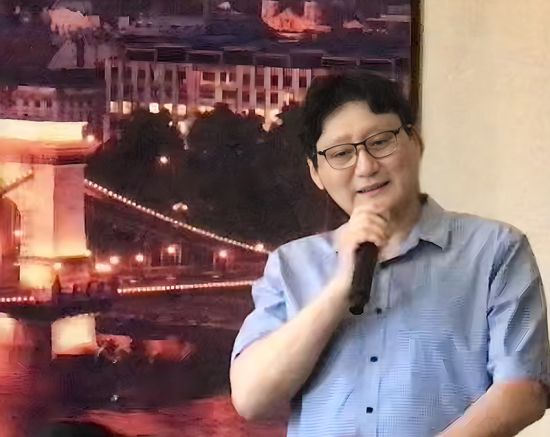 匈牙利福建同乡会会长陈雷讲话