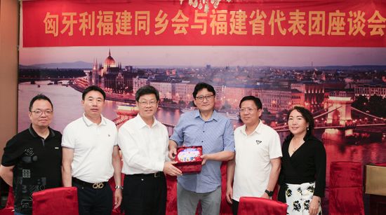 赠送纪念品
