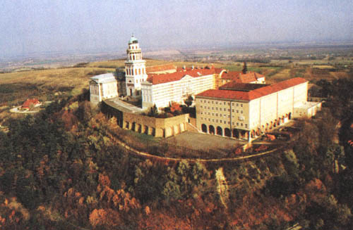 帕农哈尔马(Pannonhalma)修道院