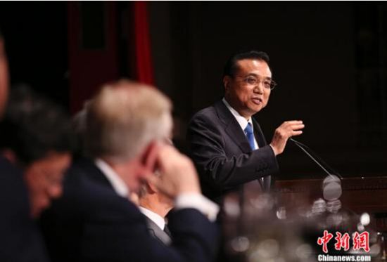 当地时间9月20日晚，中国国务院总理李克强出席纽约经济俱乐部举行的欢迎晚宴，在晚宴上致辞并回答了嘉宾提问。