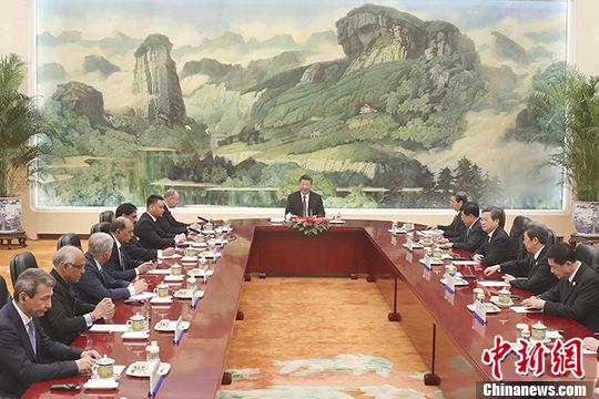 5月22日，中国国家主席习近平在北京人民大会堂集体会见来华出席上海合作组织成员国安全会议秘书第十三次会议的外方代表团团长。