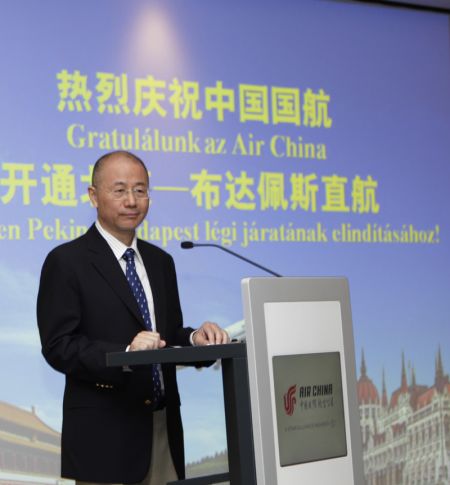 樊澄副总裁感谢两国政府部门及各界人士为国航提供的大力支持协助并